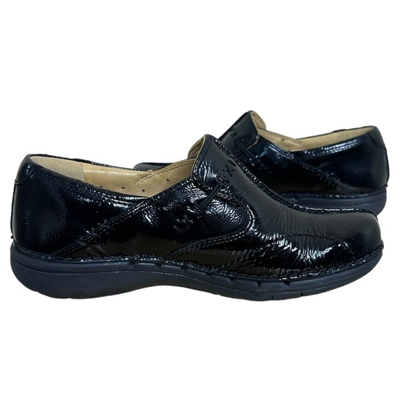 Clarks Unstructured Patent Leather Slip On Comfort Shoes in Black Size 6 - Picture 8 of 8